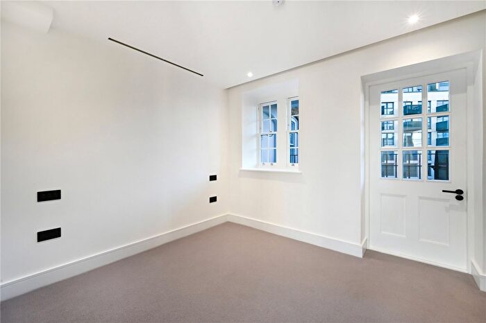 2 Bedroom Flat For Sale In Davies House, Brigade Court, SE1