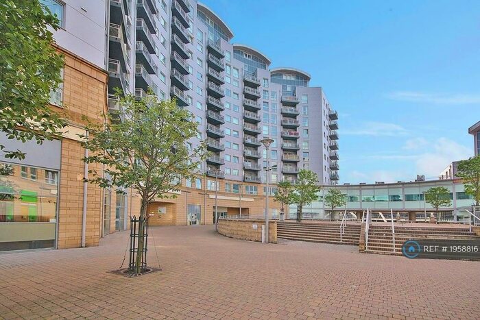 2 Bedroom Flat To Rent In Crown Heights Alencon Link, Basingstoke, RG21