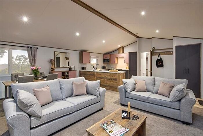 3 Bedroom Mobile/park Home For Sale In Lineside, Hubberts Bridge, Boston, PE20