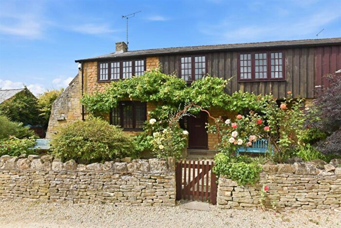 3 Bedroom End Of Terrace House For Sale In High Street, Chipping Campden, GL55