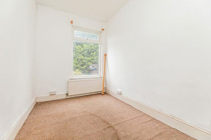 3 Bedroom End Of Terrace House For Sale In Firth Park Crescent, Sheffield, South Yorkshire, S5