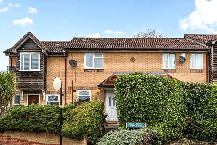 3 Bedroom Terraced House For Sale In Britton Close, London, SE6