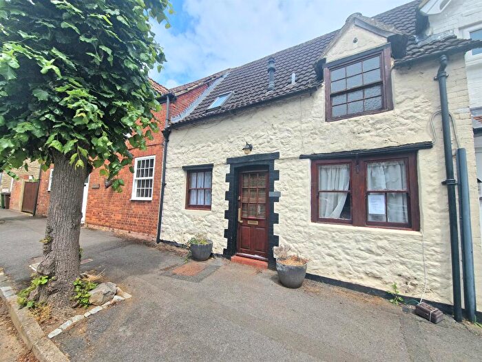 1 Bedroom Terraced House For Sale In Church Walk, Shrivenham, Swindon, SN6