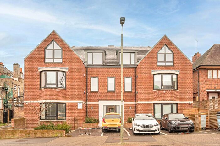 1 Bedroom Flat To Rent In Hodford Road, Golders Green, London, NW11