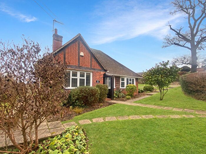 3 Bedroom Detached Bungalow To Rent In The Lodge, Hall Farm, Berry Lane, WD3