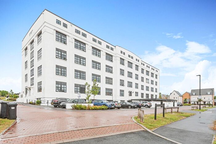 2 Bedroom Flat For Sale In Fullbrook Drive, Basingstoke, Hampshire, RG21