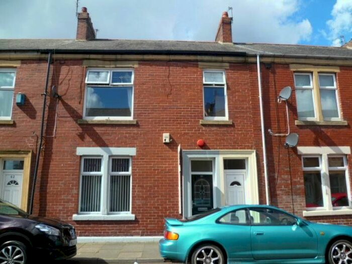 3 Bedroom Flat To Rent In Northbourne Road, Jarrow, Tyne And Wear, NE32