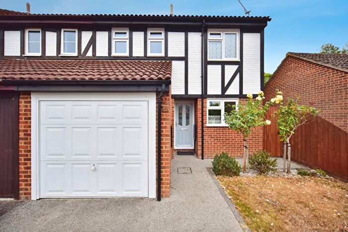 3 Bedroom End Terrace House For Sale In Orache Drive, Weavering, Maidstone, Kent, ME14