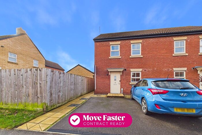 3 Bedroom Semi-Detached House For Sale In Frances Brady Way, Hull, HU9