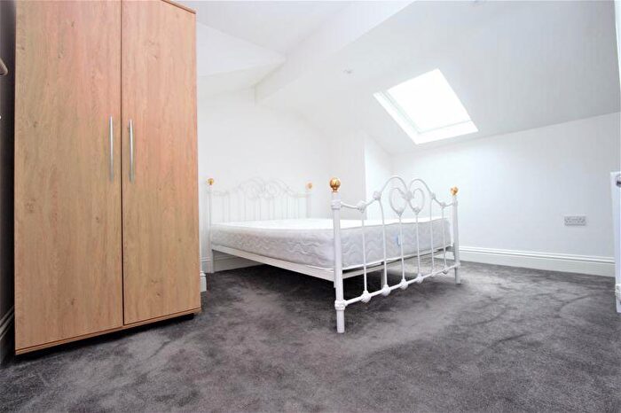 2 Bedroom Flat To Rent In Two Bedroom Flat In Crouch End, N8
