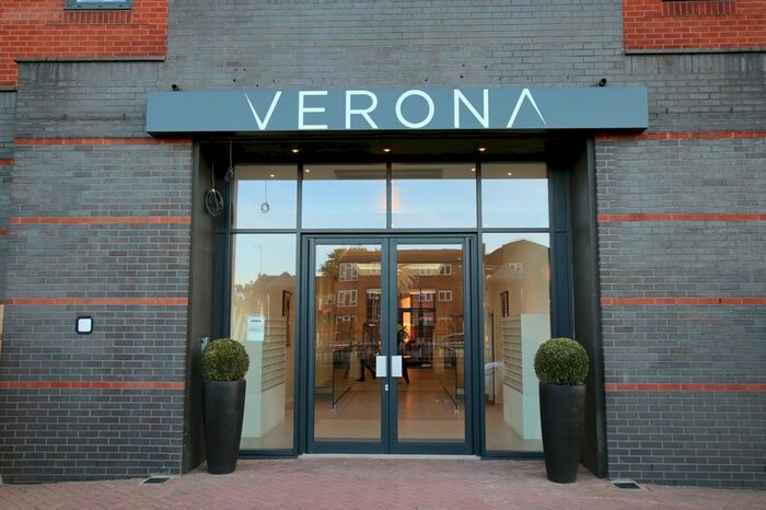 1 Bedroom Flat For Sale In Wellington Street, Slough, SL1