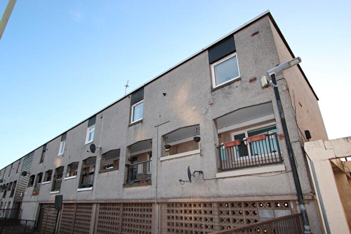 3 Bedroom Maisonette To Rent In Orleans Place, Dundee, DD2