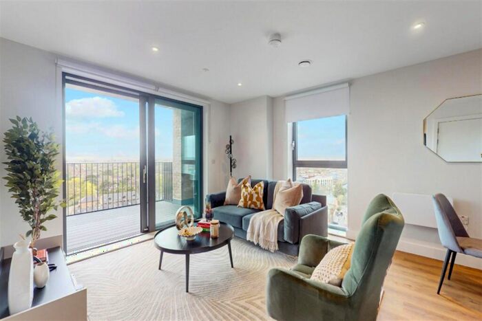 2 Bedroom Apartment To Rent In Carter House, Kings Street, Maidenhead, SL6