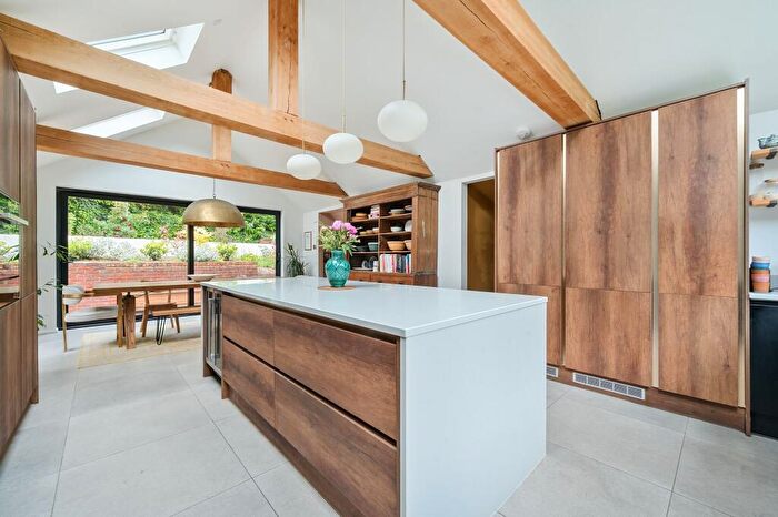 4 Bedroom Detached House For Sale In Haste Hill, Haslemere, GU27