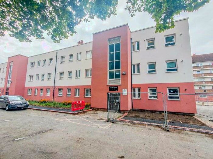 2 Bedroom Property To Rent In Barnfield Road, London, SE18