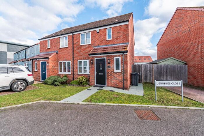 3 Bedroom Semi-Detached House For Sale In Jennings Close, Dartford, Kent, DA1