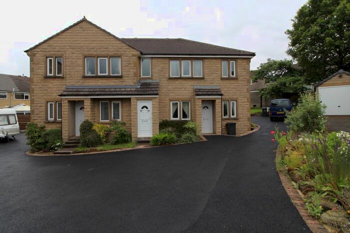 2 Bedroom Flat To Rent In Lea Rise, Honley, Holmfirth, HD9