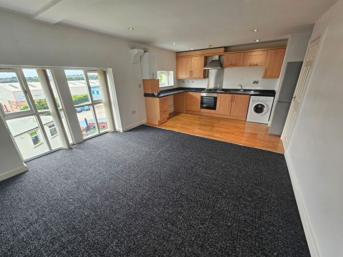 2 Bedroom Flat To Rent In The Old Chapel, Bradford, BD2