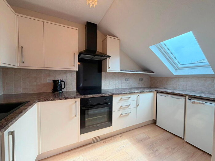 2 Bedroom Flat For Sale In Eastfield Road, Brentwood, CM14