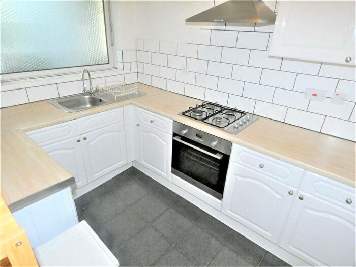 Studio To Rent In Downy House, Globe Road, Stepney Green, E1