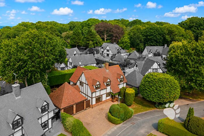 4 Bedroom Detached House For Sale In Prescott, Langdon Hills, SS16
