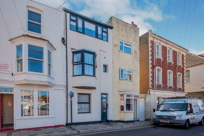 1 Bedroom Flat To Rent In East Street - Town Centre Flat, DT4