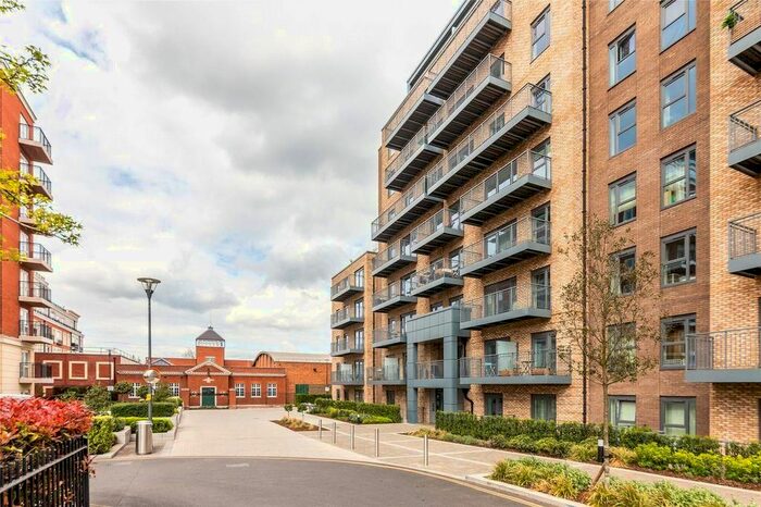 2 Bedroom Flat To Rent In Beaufort Square, London, NW9