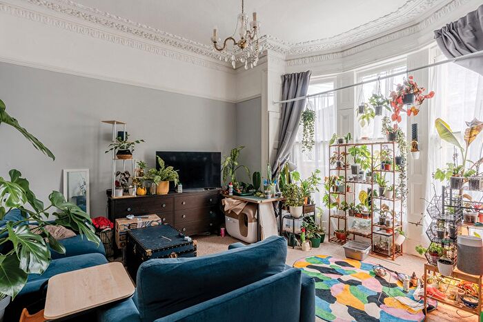 1 Bedroom Flat For Sale In Elmgrove Road, Redland, Bristol, BS6