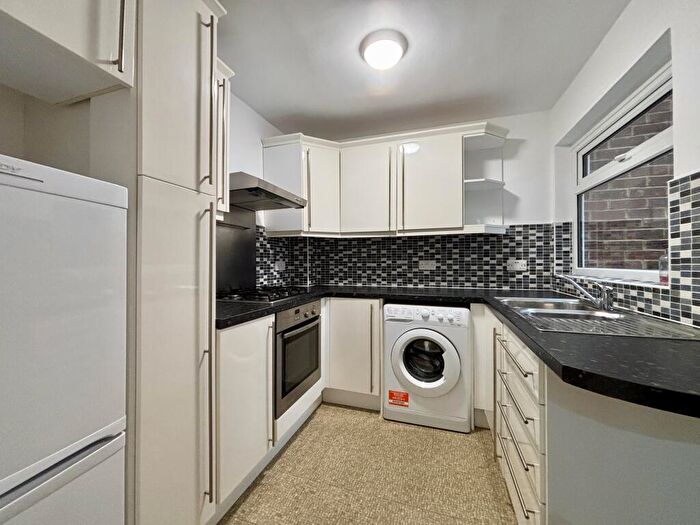 1 Bedroom Flat To Rent In Seychelle Court, Foxgrove Road, Beckenham, BR3