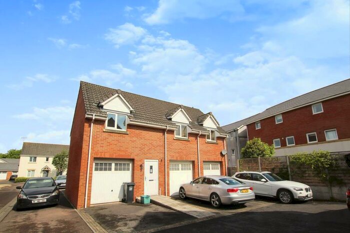 2 Bedroom Detached House To Rent In Forth Avenue - Portishead, BS20