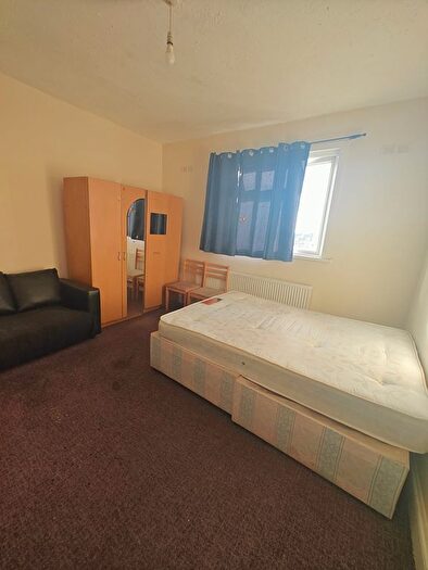 1 Bedroom Flat To Rent In South Road, Southall, UB1