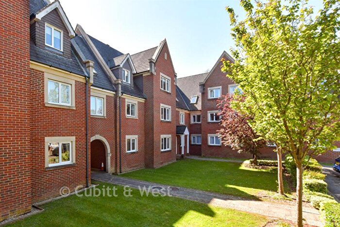2 Bedroom Apartment For Sale In Tanbridge Park, Horsham, West Sussex, RH12