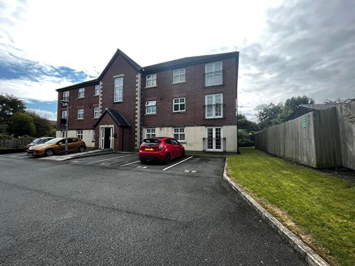2 Bedroom Flat For Sale In Kings Court, Regency Walk, Middlewich, CW10