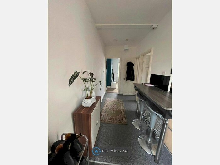 1 Bedroom Flat To Rent In Old Hall Road, Chesterfield, S40
