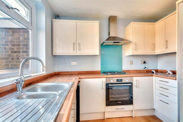 3 Bedroom Semi-Detached House For Sale In Washington Drive, Stapleford, Nottingham, NG9