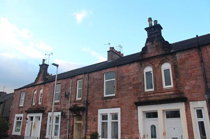 2 Bedroom Flat To Rent In Park Place, Alloa, FK10