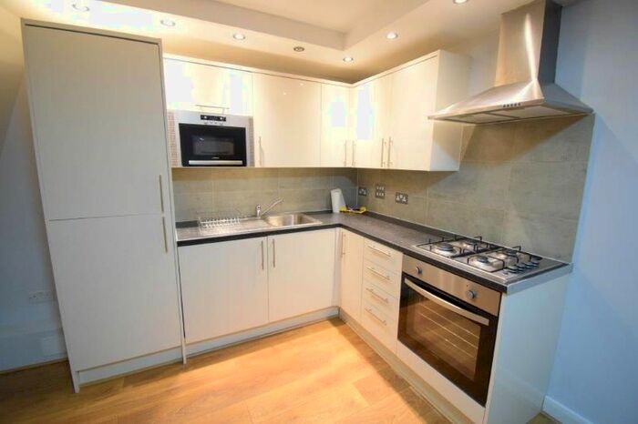 1 Bedroom Flat To Rent In Stoke Newington High Street, Stoke Newington, London, N16