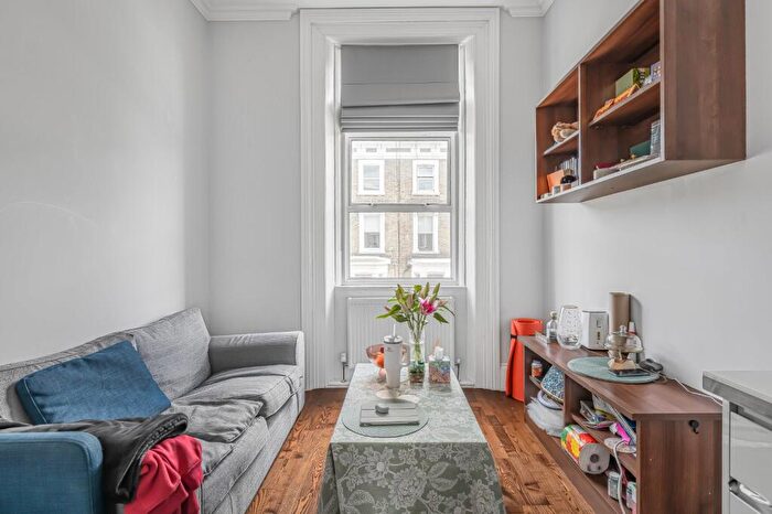 2 Bedroom Flat For Sale In Finborough Road, Chelsea, London, SW10