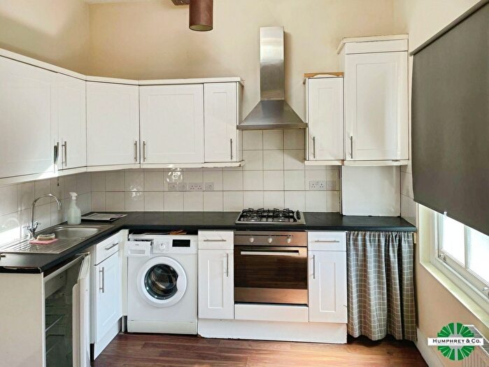 1 Bedroom Flat To Rent In Maple Road, Penge., SE20