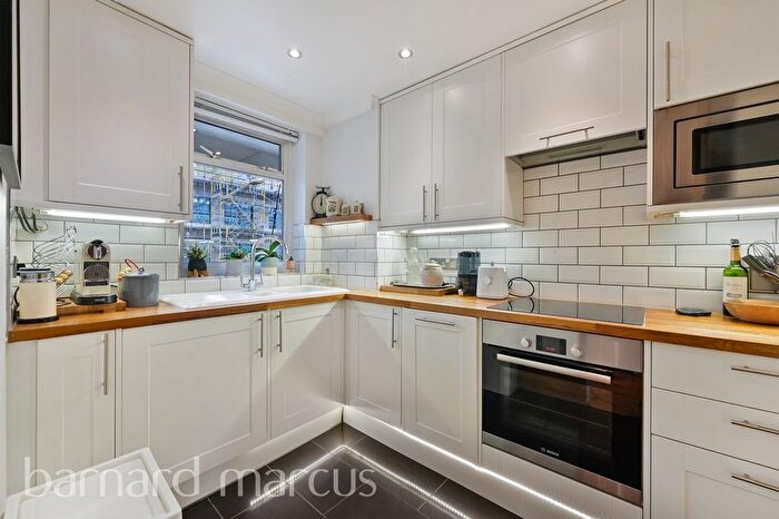 3 Bedroom Flat To Rent In Rotherhithe New Road, London, SE16