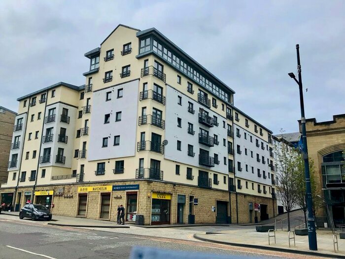 2 Bedroom Flat To Rent In , Gentle's Entry, Edinburgh, EH8