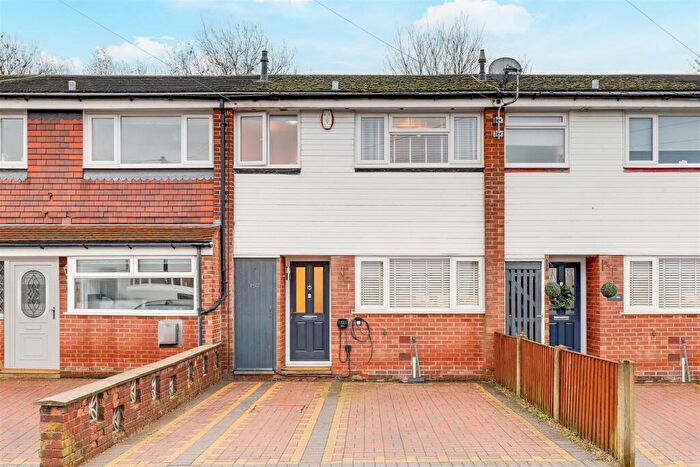 3 Bedroom Terraced House For Sale In Valeside Gardens, Colwick, Nottinghamshire, NG4
