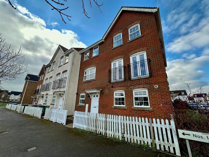 3 Bedroom Property To Rent In Atkinson Road, Hawkinge, Folkestone, CT18