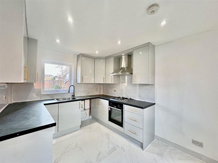 2 Bedroom End Of Terrace House To Rent In Elsworth Close, Feltham, Middlesex, TW14