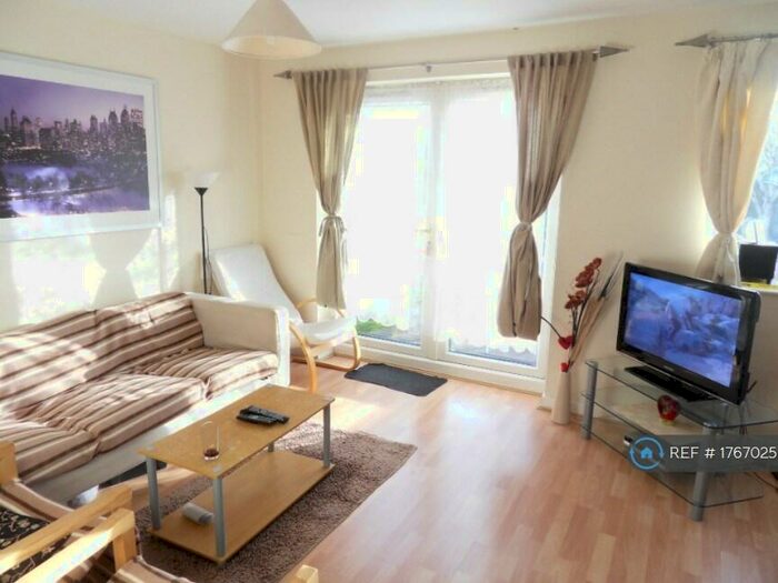 3 Bedroom Semi-Detached House To Rent In Powell Street, Stoke On Trent, ST1