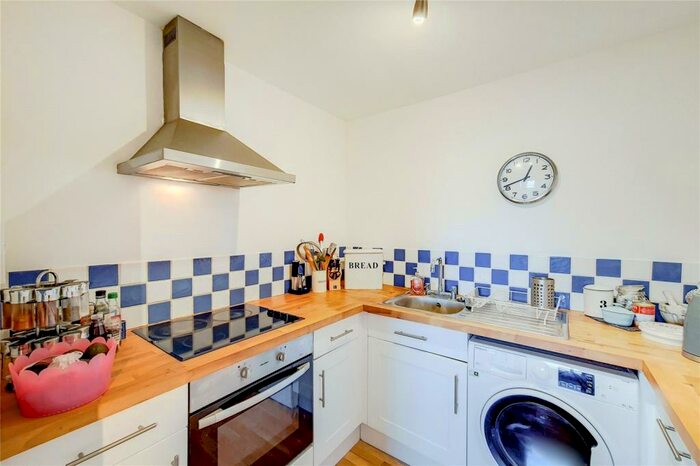 2 Bedroom Apartment To Rent In Little Dimocks, Balham, London, SW12