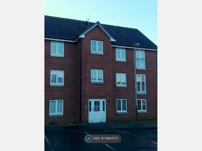 2 Bedroom Flat To Rent In Glenturret Place, Perth, PH1