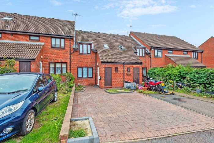 3 Bedroom Terraced House For Sale In Dalewood, Welwyn Garden City, Hertfordshire, AL7