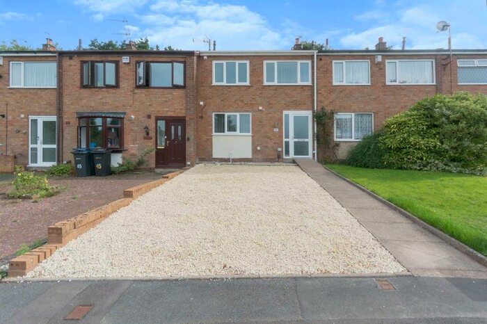 3 Bedroom House To Rent In Highmore Drive, Birmingham, B32