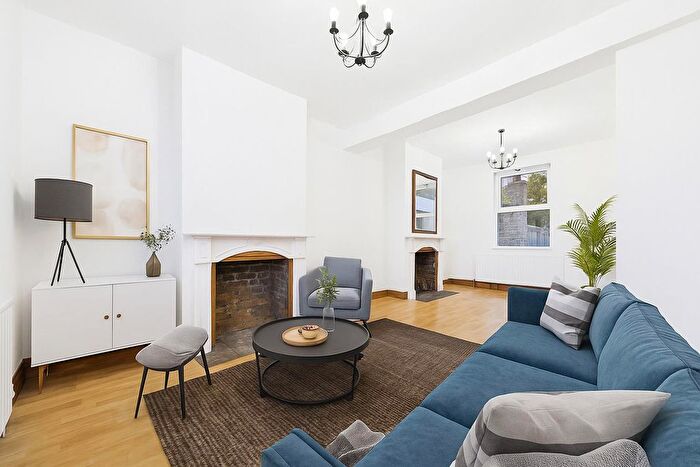 3 Bedroom Property For Sale In Oriel Road, London, E9